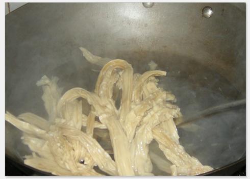 黄瓜拌腐竹的做法（黄瓜凉拌腐竹）